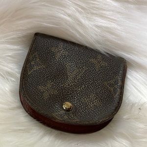 Vintage Lv coin purse very cute